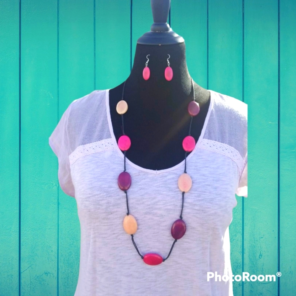 Long tagua necklace with earrings